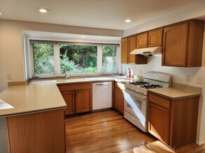 4227 212th Ave NE in Sammamish, WA - Building Photo - Building Photo