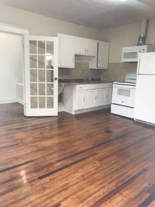 1121 Seymour Ave in Utica, NY - Building Photo