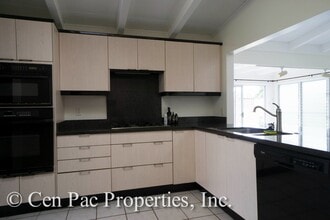 539 Ulumalu St in Kailua, HI - Building Photo - Building Photo