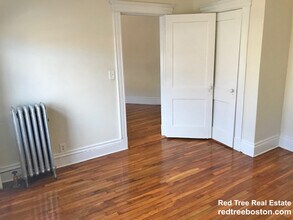 1350 Commonwealth Ave, Unit 1 in Boston, MA - Building Photo - Building Photo