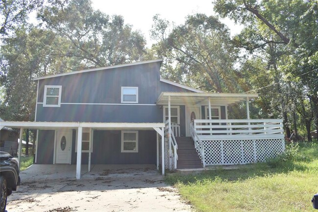 15 Walnut Ln in Pointblank, TX - Building Photo - Building Photo