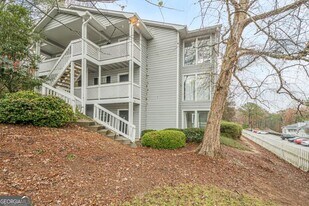 1106 Natchez Trace in Atlanta, GA - Building Photo