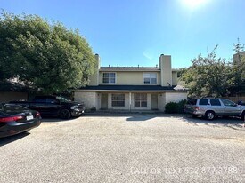 2203 Creekside Ln in Georgetown, TX - Building Photo