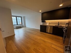 NORTHERN BOULEVARD in Queens, NY - Building Photo