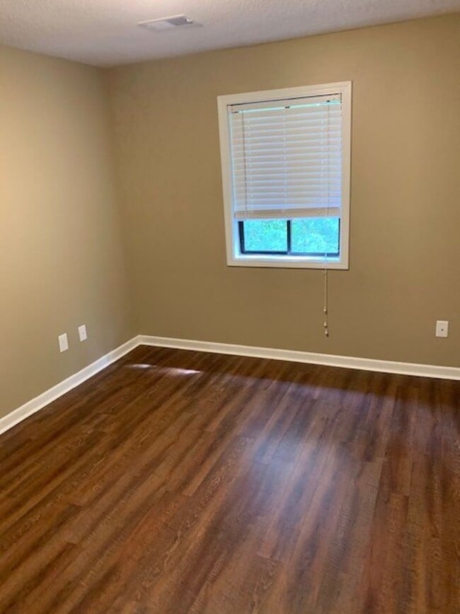 317 Rock Knoll Dr in Greenwood, SC - Building Photo - Building Photo