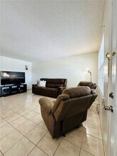 551 SW 135th Ave in Pembroke Pines, FL - Building Photo - Building Photo