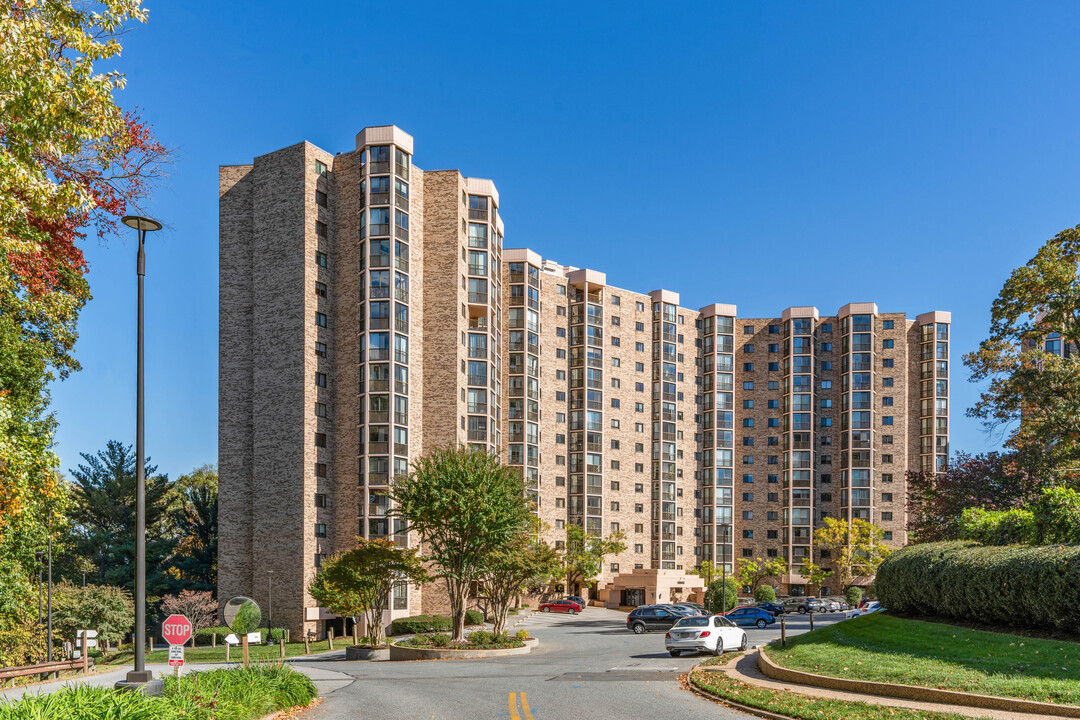 Montebello in Alexandria, VA - Building Photo