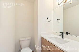 2727 NE 87th St in Seattle, WA - Building Photo - Building Photo