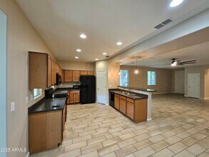 7836 W Rock Springs Dr in Peoria, AZ - Building Photo - Building Photo