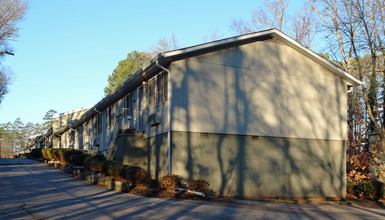 Duke View Apartments in Durham, NC - Foto de edificio - Building Photo