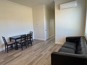 1725 Heirloom St in Davis, CA - Building Photo - Building Photo