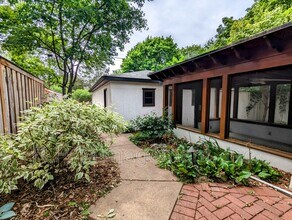 4900 Emerson Ave S in Minneapolis, MN - Building Photo - Building Photo