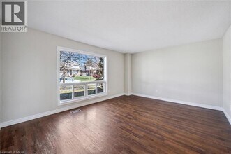 252 The Country Way in Kitchener, ON - Building Photo - Building Photo