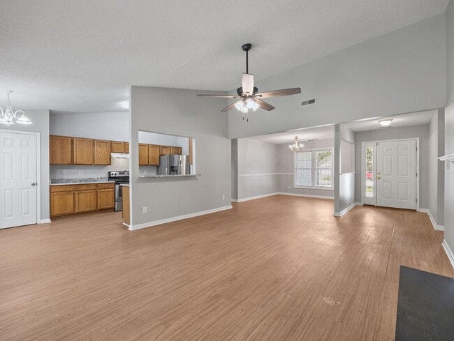 220 Stone Point Ln in Jacksonville, NC - Building Photo - Building Photo