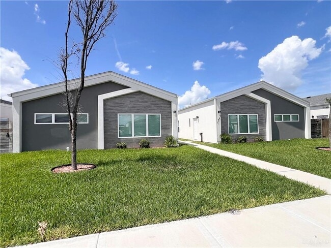 1421 E Hibiscus Ave in McAllen, TX - Building Photo - Building Photo