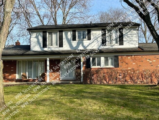 property at 5283 Rostraver Ct