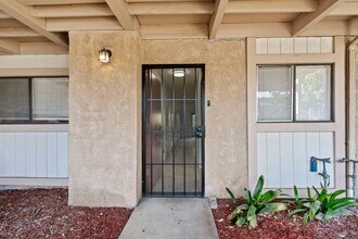 1745 Los Feliz Dr in Thousand Oaks, CA - Building Photo - Building Photo