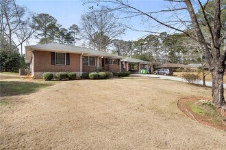 3088 Majestic Cir in Avondale Estates, GA - Building Photo - Building Photo