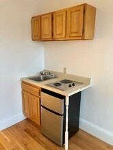 1061 Beacon St, Unit 7 in Brookline, MA - Building Photo - Building Photo