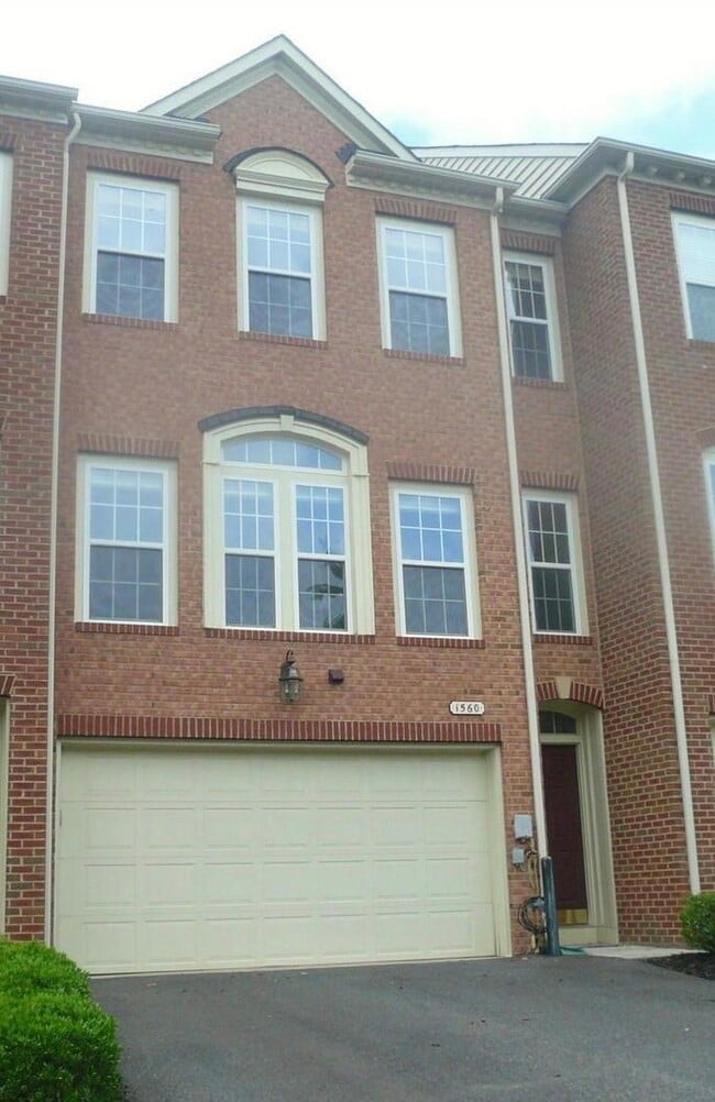 property at 1560 Rutland Way