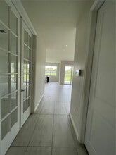 4615 Greenway Dr in Hollywood, FL - Foto de edificio - Building Photo
