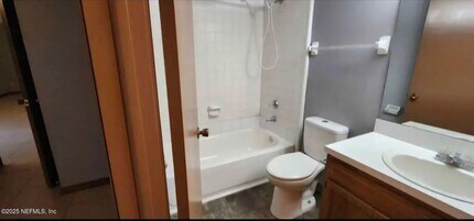 5542 Bennington Dr in Jacksonville, FL - Building Photo - Building Photo