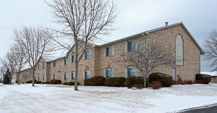 Harbour Springs Apartments in Algoma, WI - Foto de edificio - Building Photo