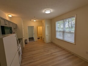 6 Summer St in Nashua, NH - Foto de edificio - Building Photo