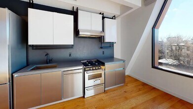 557 Hart St in Brooklyn, NY - Building Photo - Building Photo
