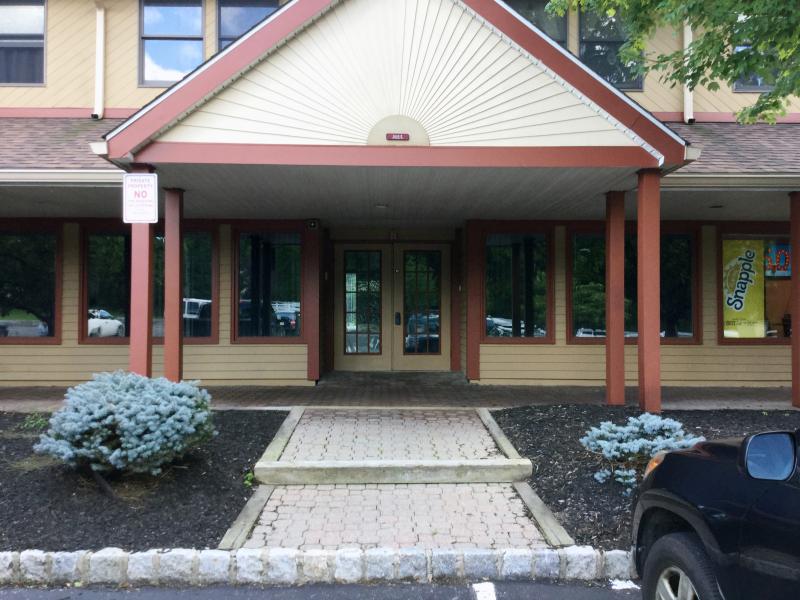 100G Quarry Rd in Hamburg, NJ - Building Photo