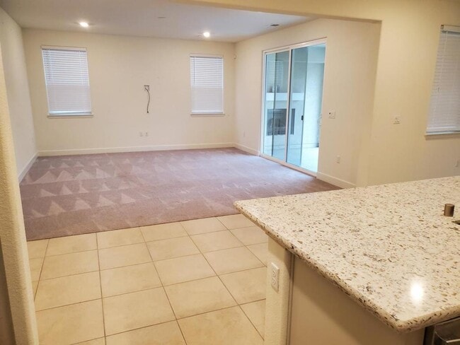 5906 Bonneville St in Sacramento, CA - Building Photo - Building Photo