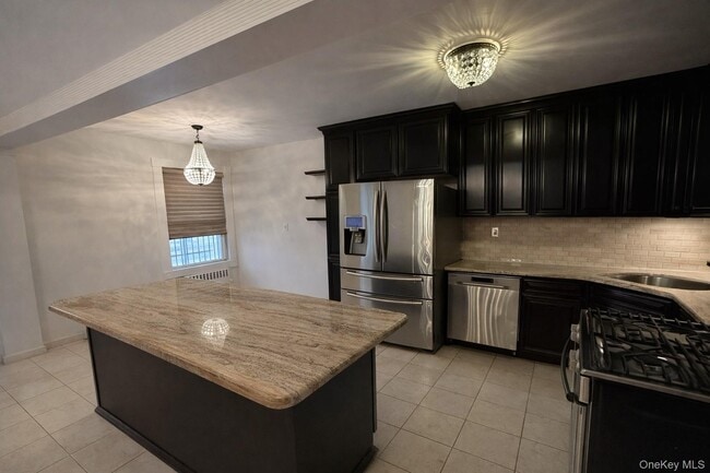 54-40 80th St in Queens, NY - Building Photo - Building Photo