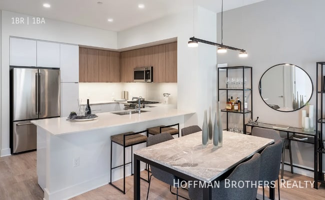 property at 1752 Glendale Blvd