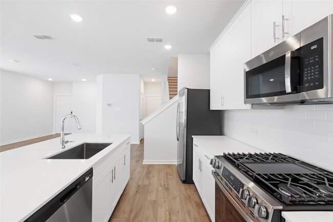 property at 3039 Dovedale St