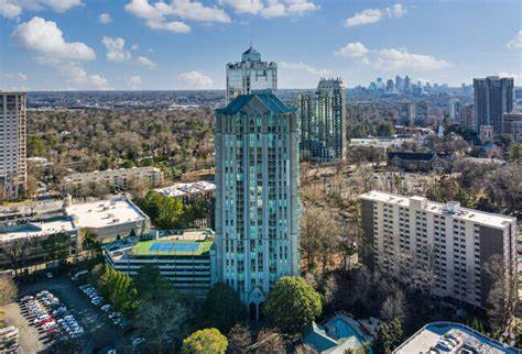 2870 Pharr Court South NW, Unit 2906 in Atlanta, GA - Building Photo