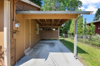 1823 McCormick St NE in Olympia, WA - Foto de edificio - Building Photo