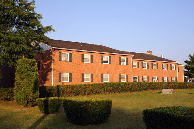 Laurel Court Apartments in Fleetwood, PA - Building Photo - Building Photo