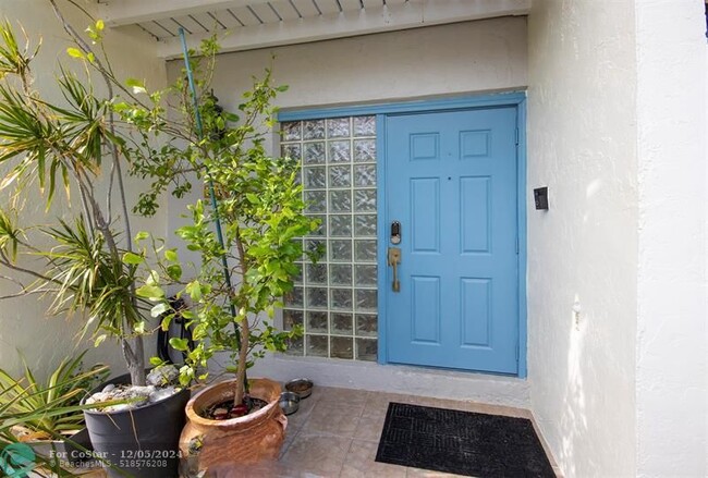 602 NE 20th Ln in Boynton Beach, FL - Foto de edificio - Building Photo
