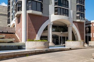 Chinatown Gateway Plaza in Honolulu, HI - Building Photo - Building Photo