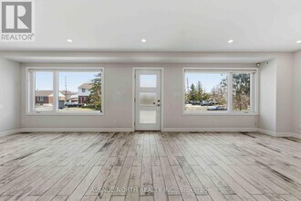 2676 Ayers Ave in Ottawa, ON - Building Photo - Building Photo