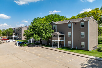 Turnbridge Condominiums in Council Bluffs, IA - Building Photo - Building Photo