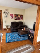 1041 Park Ave, Unit Room- 3rd Fl in Woonsocket, RI - Foto de edificio - Building Photo