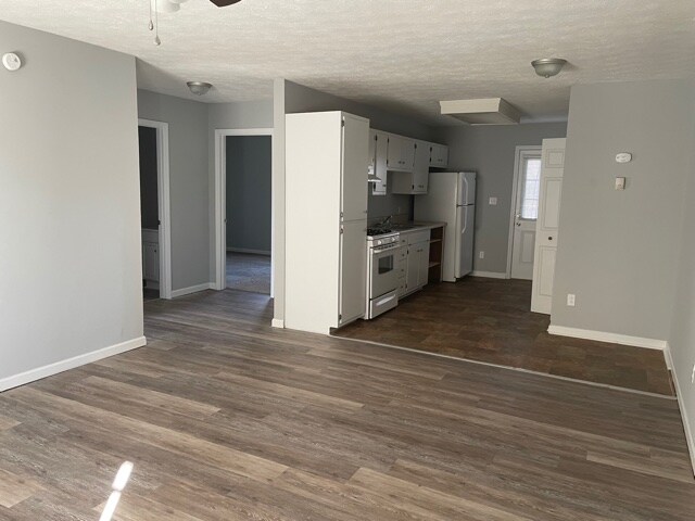 105 Cloverdale Dr in Columbia, TN - Building Photo - Building Photo