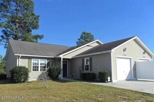206 Faison Ln in Hubert, NC - Building Photo