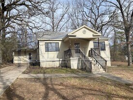 323 Belmont Dr in North Little Rock, AR - Building Photo