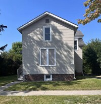 821 N Bond St in Saginaw, MI - Building Photo