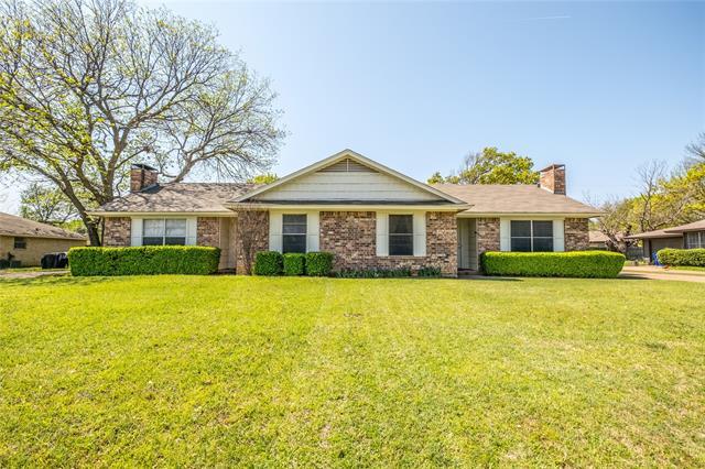 515 N Walnut Creek Dr in Mansfield, TX - Building Photo