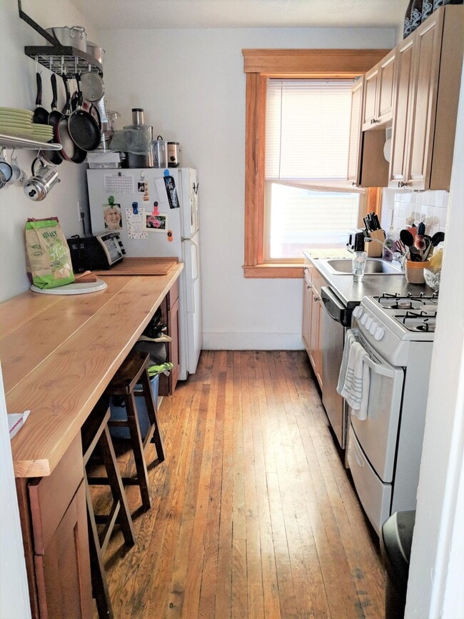 97 Hancock St in Cambridge, MA - Foto de edificio - Building Photo