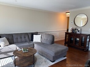 67 W Main St in Clinton, CT - Building Photo - Building Photo