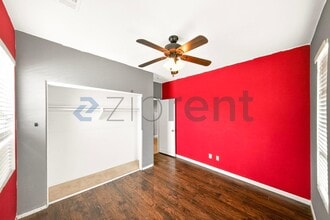 619 W Ave H 13 in Lancaster, CA - Foto de edificio - Building Photo